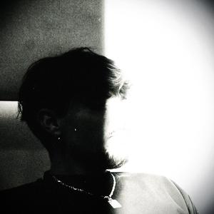 NEXT 2 U (feat. XANDA)