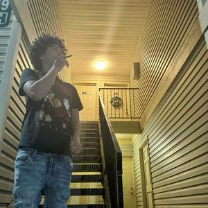 keep dat chain tucked (Explicit)