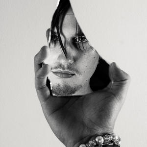 AROUND (feat. BNVLNT) (Explicit)