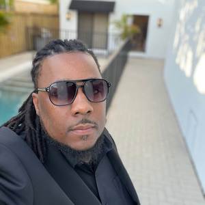 Walk With the Runners (Explicit)