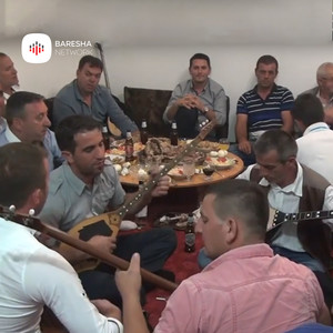 Ti kendojm Adem Jasharit