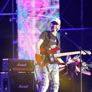 (抗疫公益歌曲献给最美逆行者)向你致敬 (当阳市文化志愿者群星合唱)