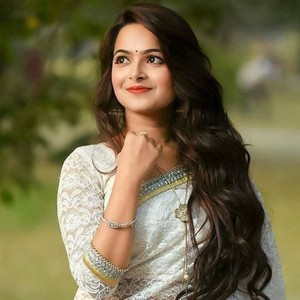 Ajnabee Ka Intezaar Hai