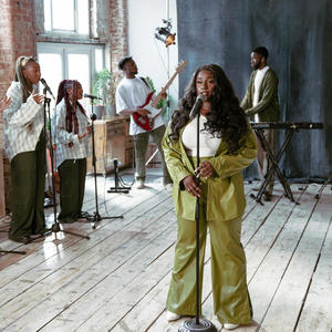 Pompous (Live Performance)