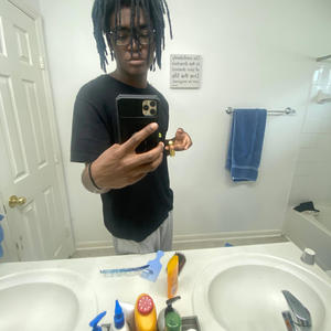 Watching us (feat. Luvzo) (Explicit)