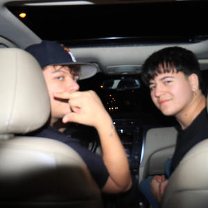 Móntate en el carro (feat. Uzzzy) (Explicit)