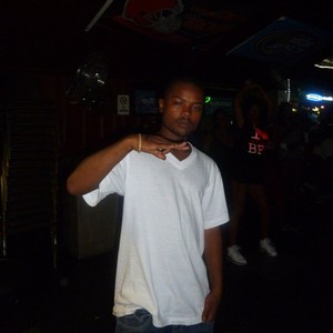 go in (feat. Aboy & Yung and black business presents) (Explicit)