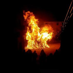 Pegarle Fuego (feat. Lemon I.C.E) (Explicit)