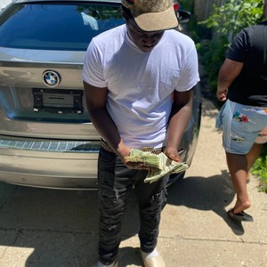 Free get busy (feat. BROWNSTREET DMAN) (Explicit)