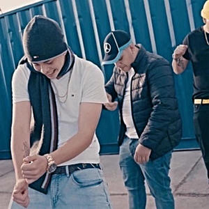 Gata(feat. CarlitosFrsh, Shino LF, Moeazy & Keed Baby)