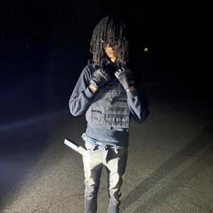 watch who u smoke (feat. Squillo & Slump Audios) (Explicit)