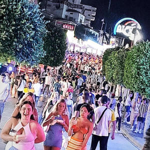 Wavy 2 (feat. Kasim109) (Explicit)