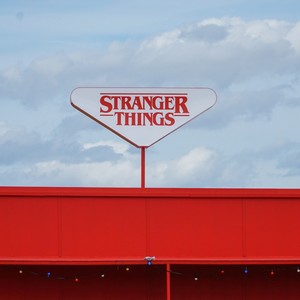 Stranger Things(feat. e) (Explicit)