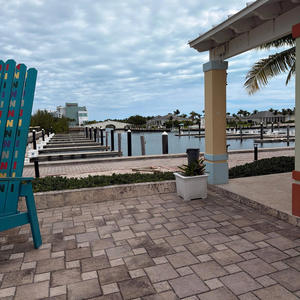 Why tf i cant find luv!? (feat. Mareptkk) (Explicit)