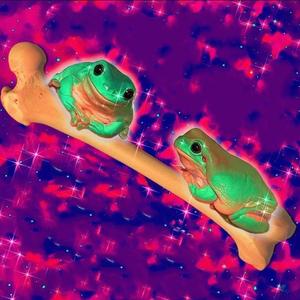 Frogs on the piano (feat. G mills, Domo 759 & h00t)