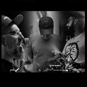 Miasto Nie Śpi (Explicit)