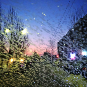 为何你看着我，却不说话