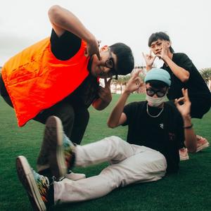 Không bao giờ cách xa (feat. Thuongg & Reyez) (Explicit)