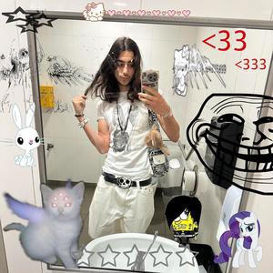 Foreign (feat. SKUNKZ & FlwrzMansion) (Explicit)