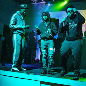 Flip phones (feat. Kbezzy, WNTR, Blvdbaby $Ny, G block Ram, RY4N & BigBrodyJody) (Explicit)
