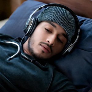 Midnight Flow: Sleep Rhythms in Hip Hop