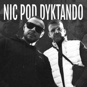 Nic pod dyktando