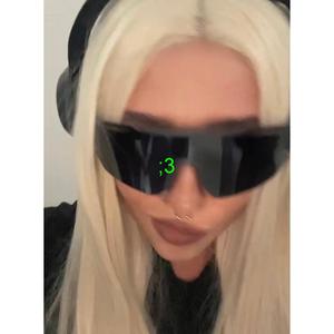 ?? ? lezalam na ziemi to slychac? (Explicit)