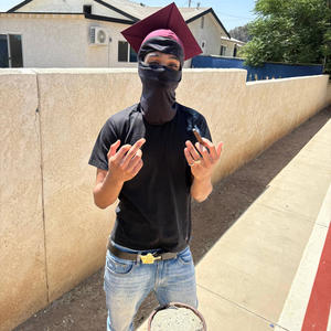 Can't connect (feat. Macc1k) (Explicit)