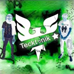 Tecktonik (feat. uwuzeke) (Explicit)