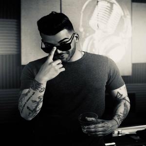 Nos Queda Tiempo(feat. PupyDj)