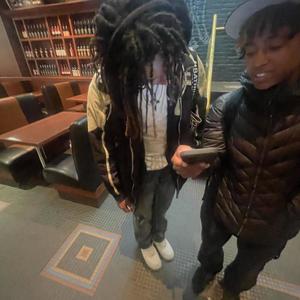 FuuBLonely - RED & BLUE (feat. Azii) (Explicit)