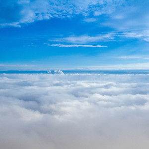 Las Estrellas De Arriba