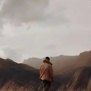 快乐比伤心更难过封面