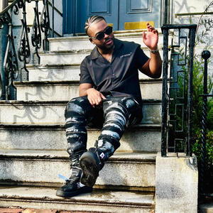 Public housing (feat. Dmoney Martinez) (Explicit)