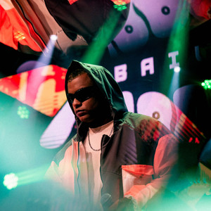 É no Baile Marrom / Eu & Ela ( no Tempo do Reggae) (Explicit)