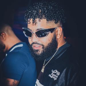 Subio El Precio De Los Party (feat. Dj Francis Produciendo)