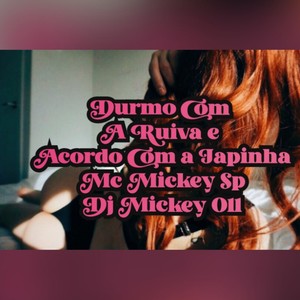 Durmo Com A Ruiva e Acordo Com a Japinha (Explicit)