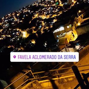 ela pula o muro (Explicit)