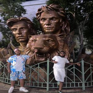 Back Against The Wall (feat. GG3) (Explicit)