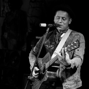 Fantasmas en la casa (Acoustic)