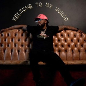 chasin chicken(feat. money majik) (Explicit)