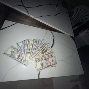 Run it up (feat. FarrellB) (Explicit)