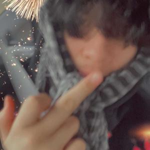 Walk around / ghost freestyle (feat. 1onepow) (Explicit)