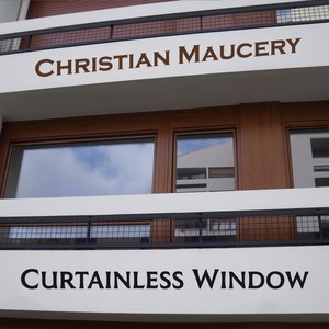 Curtainless Window