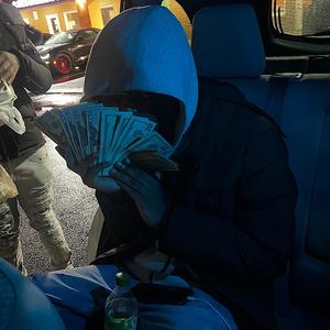 Shop (feat. lilkellzoo)