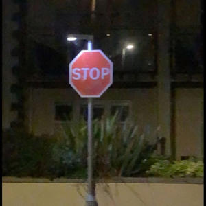 HMU (feat. YARI) (Explicit)