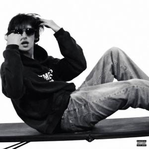 lovestruck (feat. Sixteenrain) (Explicit)