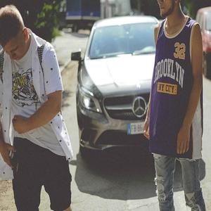 Strada mi-e familie (feat. VISA OG & Balteshi) (Explicit)