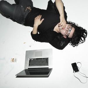 i keep getting stabbed in my back (feat. etrnl) (Explicit)