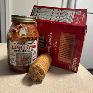 Ritz & A Jar Of Sauce (feat. Nobody Beats22)